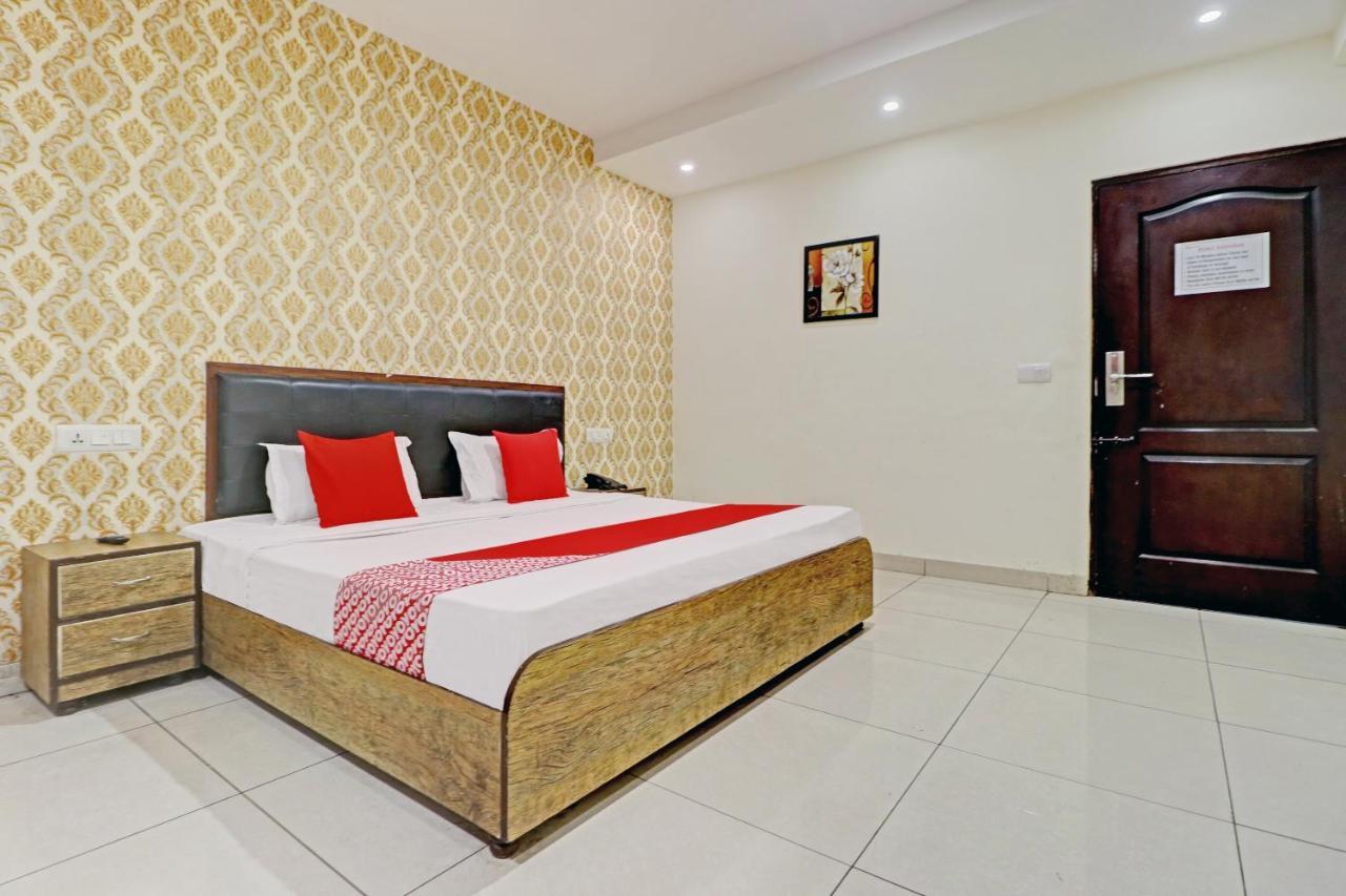 OYO 74073 Hotel Abhishek Ludhiana Exterior foto